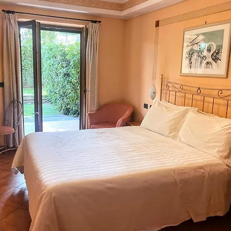 Near By Marco Simone Golf, Cleaning Included Σπίτι διακοπών