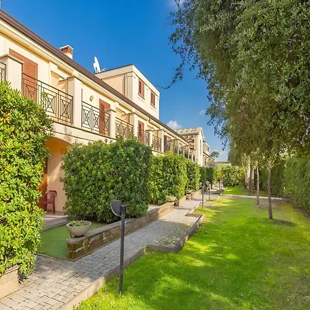 Σπίτι διακοπών Near By Marco Simone Golf, Cleaning Included *